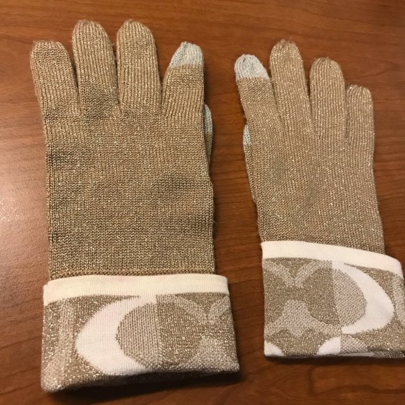 COACH Logo C Tan Beige Shimmer Wool Touch Gloves - Picture 1 of 6